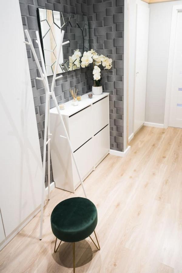 Rynek 20/21 -Cosy New Apartment On The Market Square - 4 Bedrooms - 8 People Вроцлав Екстер'єр фото